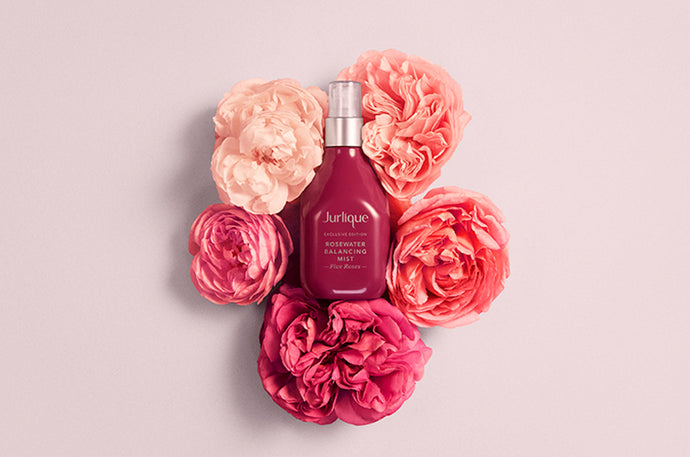Five Roses blended for an intense hydrating mist